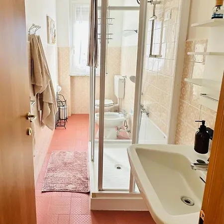 Giulia2 - Palazzo Milano דירה דיאנו מרינה